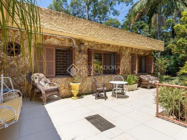 CASA COM TERRENO 2.588m2