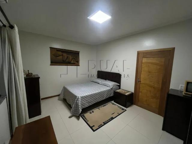 Casa com ótima localização à venda no bairro Nova Brasília