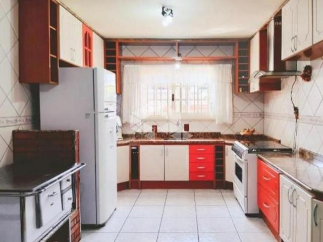 Casa com três dormitórios em São Roque, Loteamento Althaus