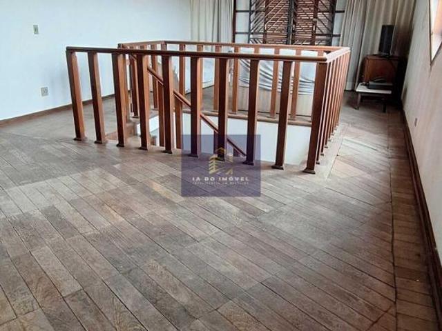 Casa com três suítes para venda no Campo Belo!