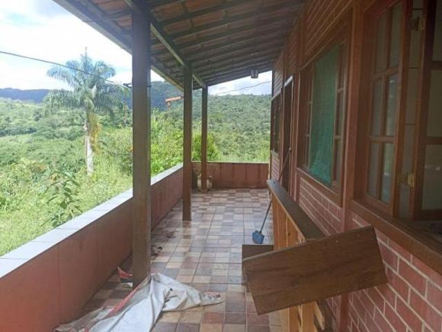 CASA COM VISTA LINDA EM MOEDA TERRENO COM 1200 M2