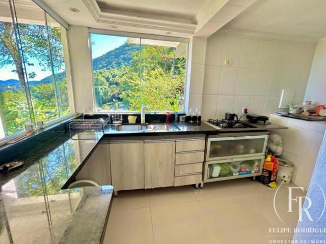 Casa com vista mar + apartamento de 1 suíte na parte inferior