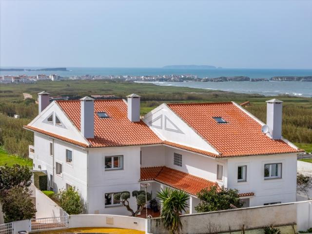 Casa com vista mar perto do Baleal e Peniche Ideal para viver ou investir