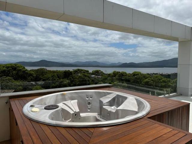 Casa com vista para a Baía de Antonina
