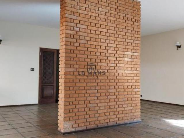 Casa com vocação comercial para venda e locação no bairro São Dimas em Piracicaba/SP