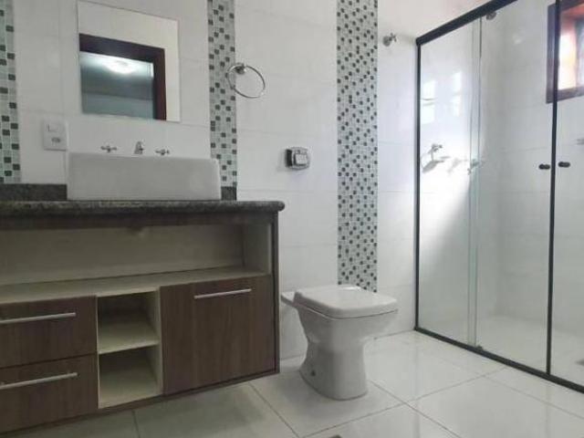 Casa com à venda no Condomínio Maison Blanch, sendo 03 suítes, com 386 m² de const Parque Residen