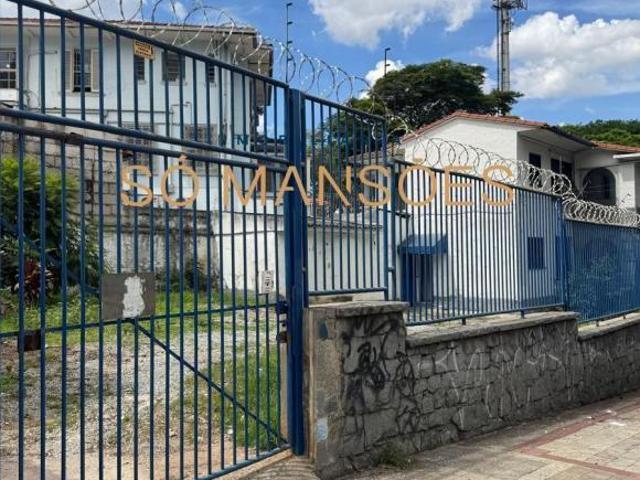 Casa com Ampla Garagem de 421 m² à Venda com Spa no Selecione, Belo Horizonte MG