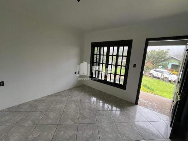 CASA COM AMPLO TERRENO NO MORRO DAS BATATAS