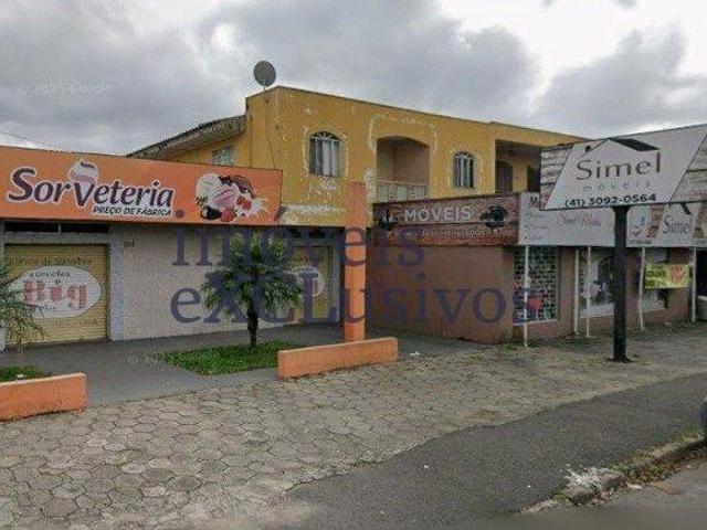 Casa com amplo terreno à venda!