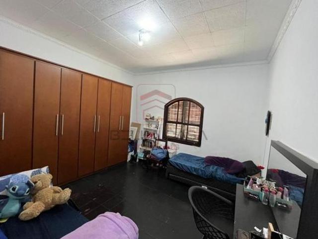 Casa com amplo terreno ao lado do Parque da Aclimação