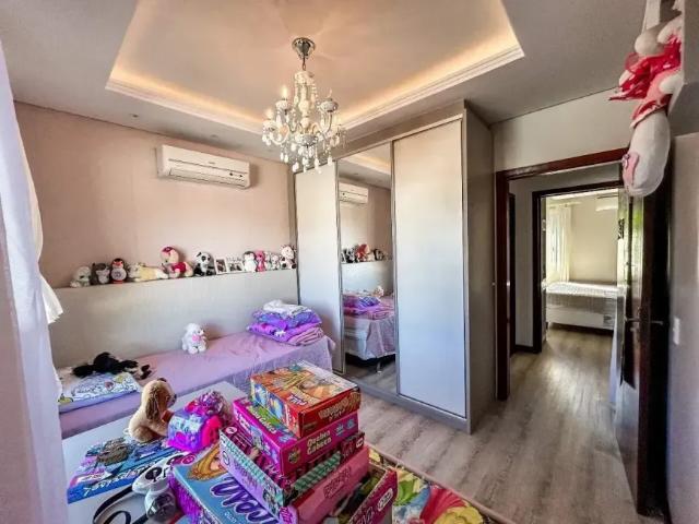 Casa com amplo terreno e área de festa, semi mobiliado no bairro Azambuja