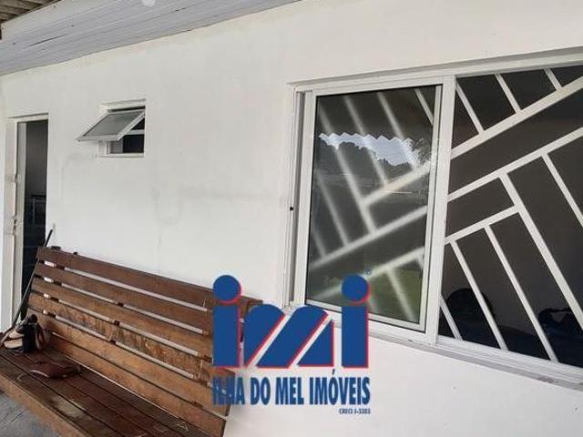 Casa com amplo terreno em Matinhos