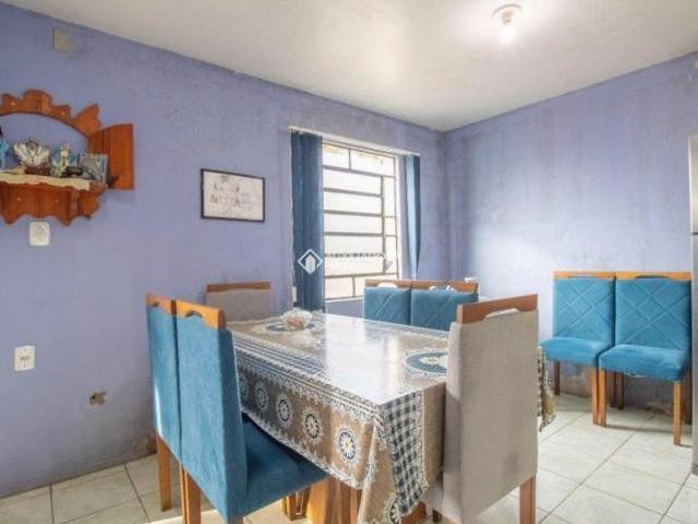 Casa com amplo terreno