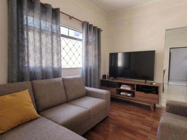 Casa com Amplo Quintal e 4 Vagas à Venda no Jardim Paulistano Franca/SP