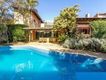 Casa com área de lazer no Brooklim