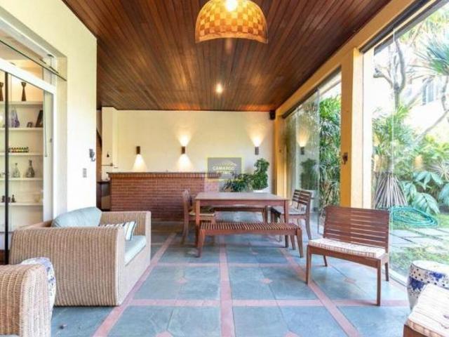Casa com área de lazer no Brooklim