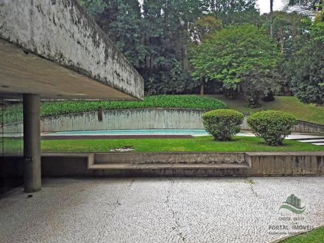 CASA COM ÁREA DE TERRENO 3.100M² CIDADE JARDIM
