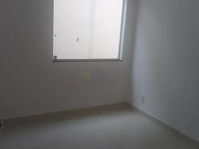 Casa com area privativa 03 quartos e 02 vagas