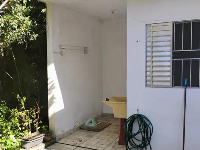 Casa com arquitetura arrojada 3 dormtórios 2 vagas 300m Jardim Aeroporto