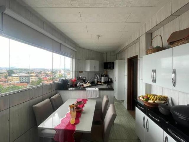 CASA COM DOIS ANDARES À VENDA NO BAIRRO TUPI BELO HORIZONTE