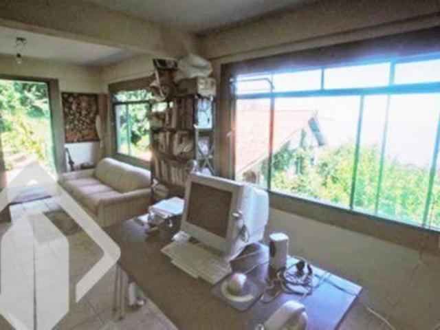 Casa com dois pisos no Sétimo Céu, com 3 suítes, com Vista do Guaíba
