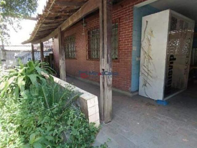 Casa com duas moradias em excelente terreno a venda no bairro Bromelias