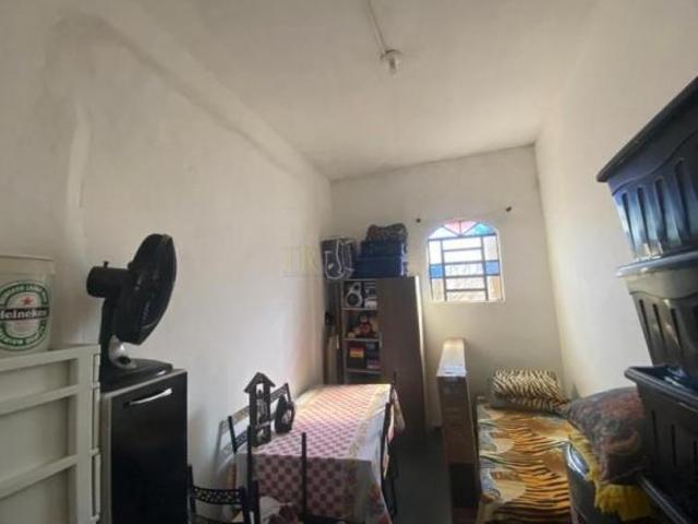 CASA COM DUAS MORADIAS
