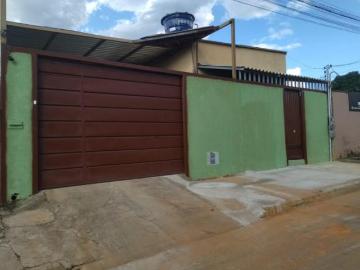 Casa com Duas Residências Independentes à Venda no Jardim Itaipu – Goiânia/GO Casa de Rua com 3 Quar