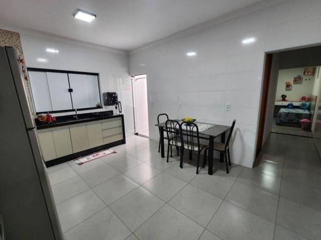 Casa com edícula no Jardim dos Ipês