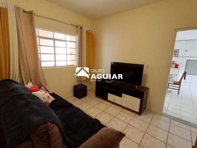 Casa com edícula à venda em Valinhos