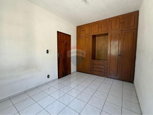 Casa com Edícula e Grande Área Externa – Conforto e Versatilidade