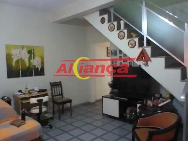 CASA COM EDICULA EM VILA AUGUSTA