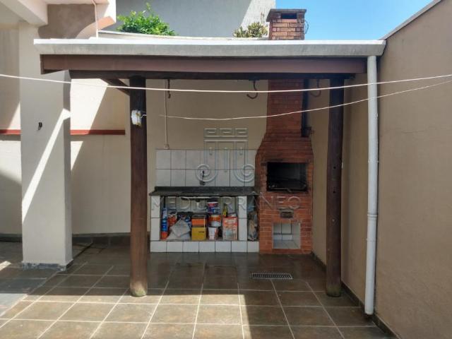 CASA COM EDÍCULA LOCALIZADA NO BAIRRO JARDIM FLORESTAL NA CIDADE DE JUNDIAÍ/SP