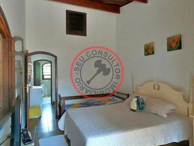 Casa com escritura definitiva, com 6 dormitórios, piscina e area gourmet, 6 vagas, terreno 360 m