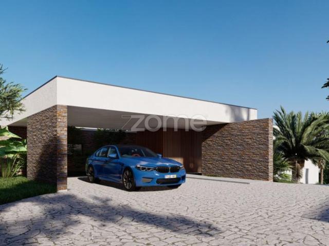 Casa com estrutura em Fiscal Amares