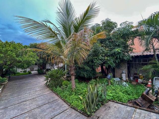 CASA COM EXCELENTE QUINTAL PARA SUA FAMILIA BAIRRO CAMARGOS
