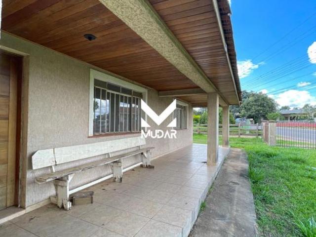 Casa com excelente terreno em Carambeí