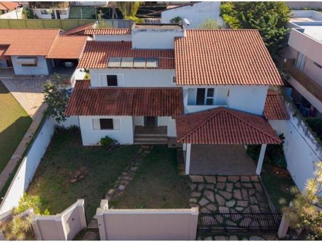 casa com Habite se 4 quartos 02 suites, 01 master com jacuzzi condomínio Ville de Montagne Jardim Bo