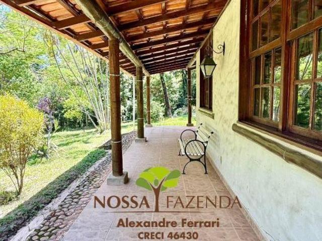 Casa com Lagoa à venda no COndomínio Nossa Fazenda em Esmeraldas MG