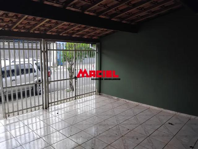 SEU NOVO LAR PODE ESTAR AQUI! CASA ESPAÇOSA, CONFORTÁVEL E EM LOCALIZAÇÃO PRIVILEGIADA!