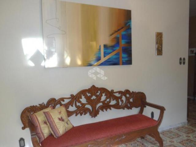 CASA COM PATIO ESPETACULAR