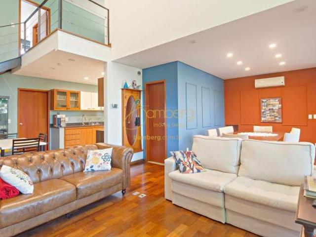 Casa com Pé Direito Duplo, 3 Suítes e Projeto Moderno