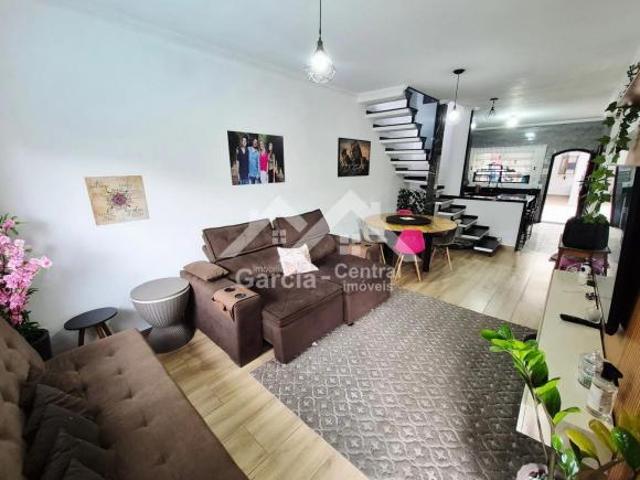 Casa com piscina no bairro Três Marias em Peruíbe