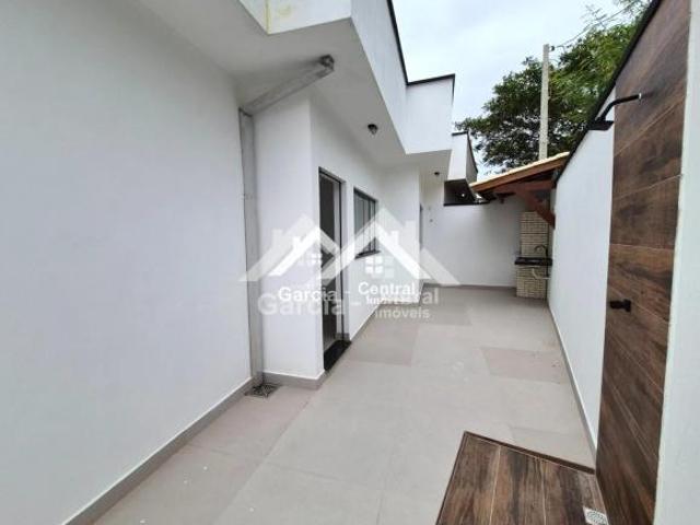 Casa com piscina no bairro Oasis em Peruíbe