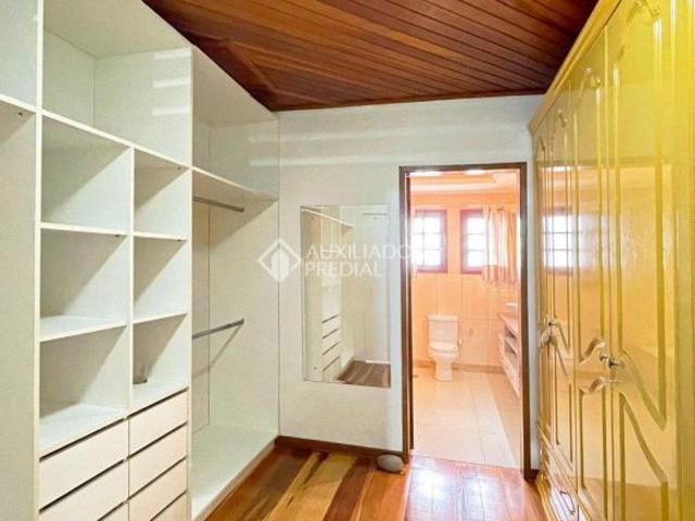 Casa com piscina no Parque Santa Fé