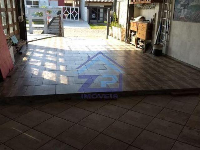 Casa com piscina a`venda
