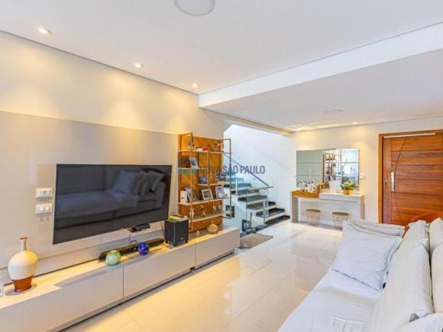 Casa com piscina à venda no Planalto Paulista com 4 quartos e 4 vagas de garagem. pronta para morar