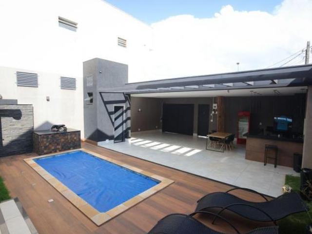 CASA COM PISCINA AQUECIDA À VENDA | PARQUE MOEMA