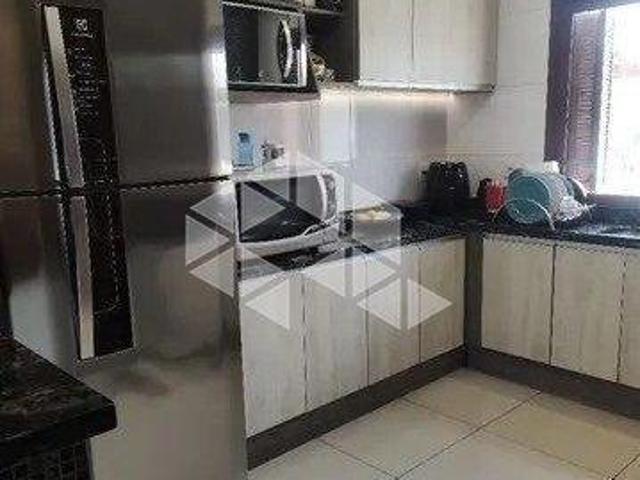 Casa com piscina e 03 dormitórios sendo 01 suíte no Bairro Maria Regina em Alvorada