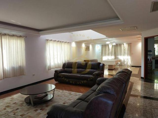 Casa com Piscina e Edícula Completa à Venda no Bolsão City Campo Grande ? 5 Dormitórios e 4 Suítes